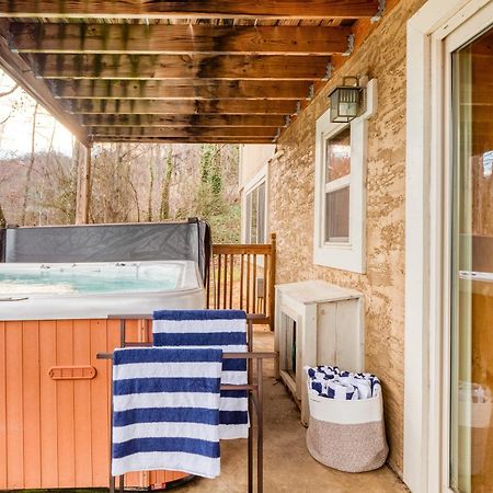 Chestnut By Avantstay Mountain Cabin W Treetop Views Hot Tub Game Room แกตลิงเบิร์ก ภายนอก รูปภาพ