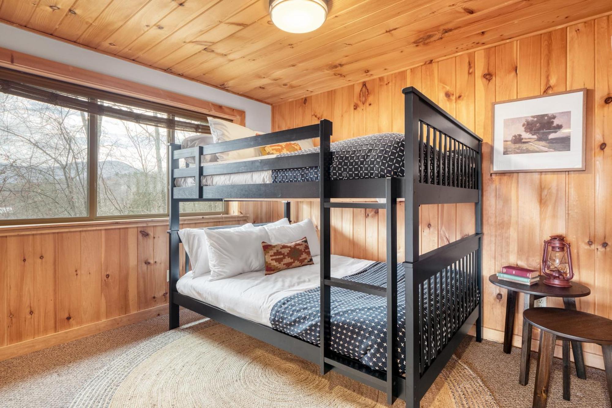 Chestnut By Avantstay Mountain Cabin W Treetop Views Hot Tub Game Room แกตลิงเบิร์ก ภายนอก รูปภาพ