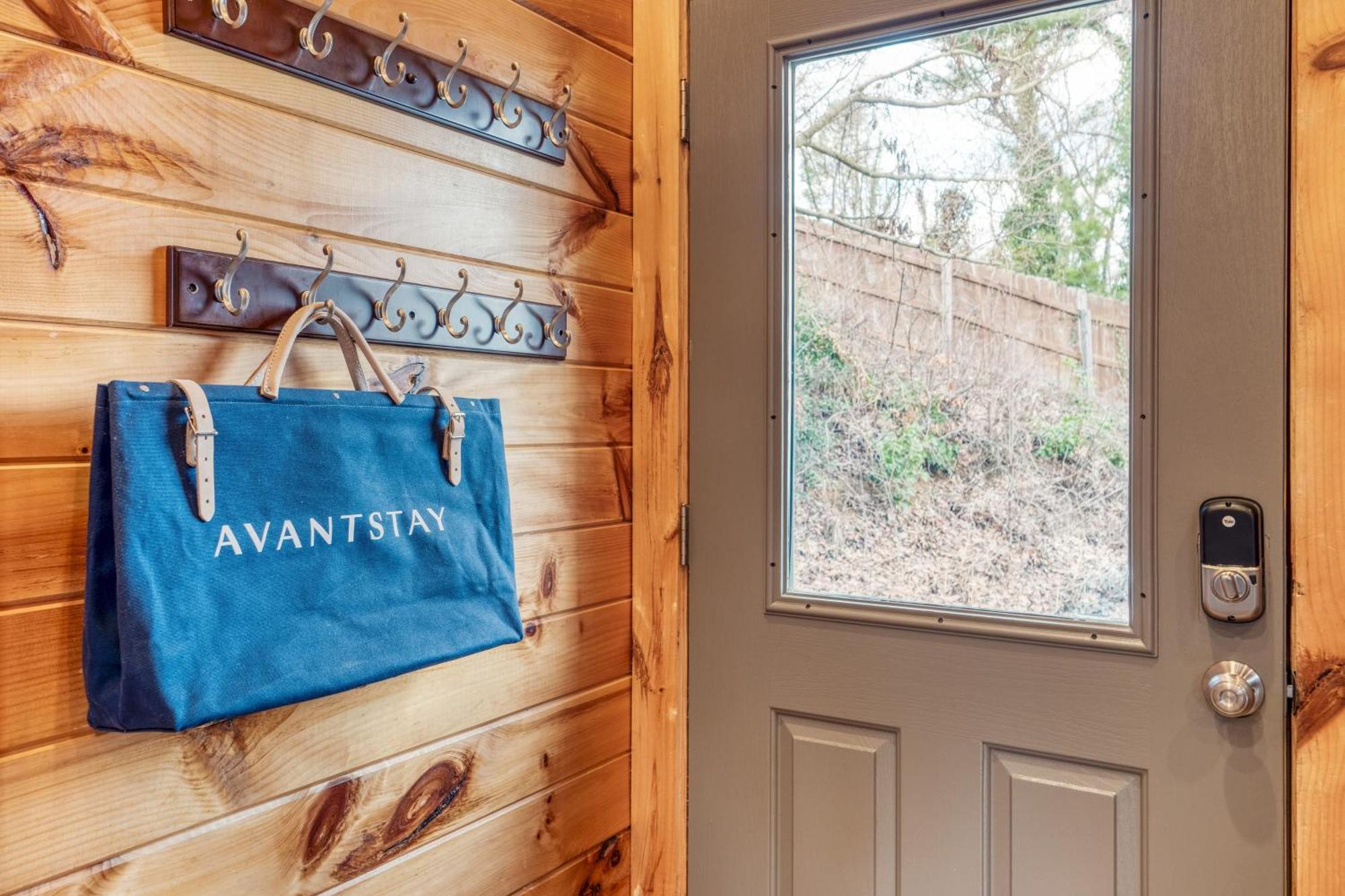 Chestnut By Avantstay Mountain Cabin W Treetop Views Hot Tub Game Room แกตลิงเบิร์ก ภายนอก รูปภาพ