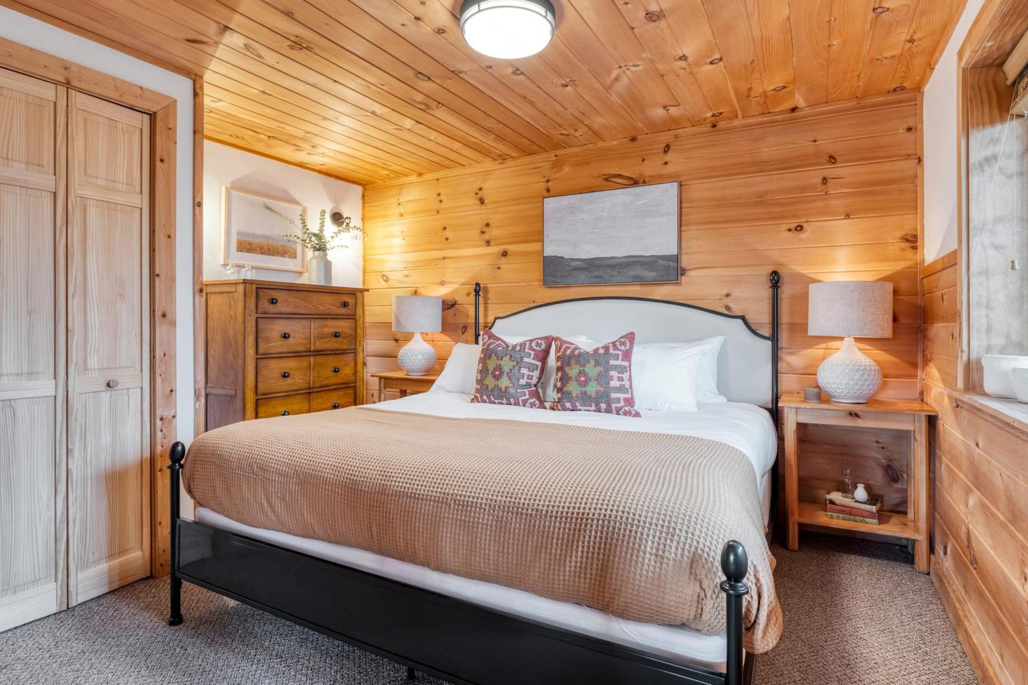 Chestnut By Avantstay Mountain Cabin W Treetop Views Hot Tub Game Room แกตลิงเบิร์ก ภายนอก รูปภาพ