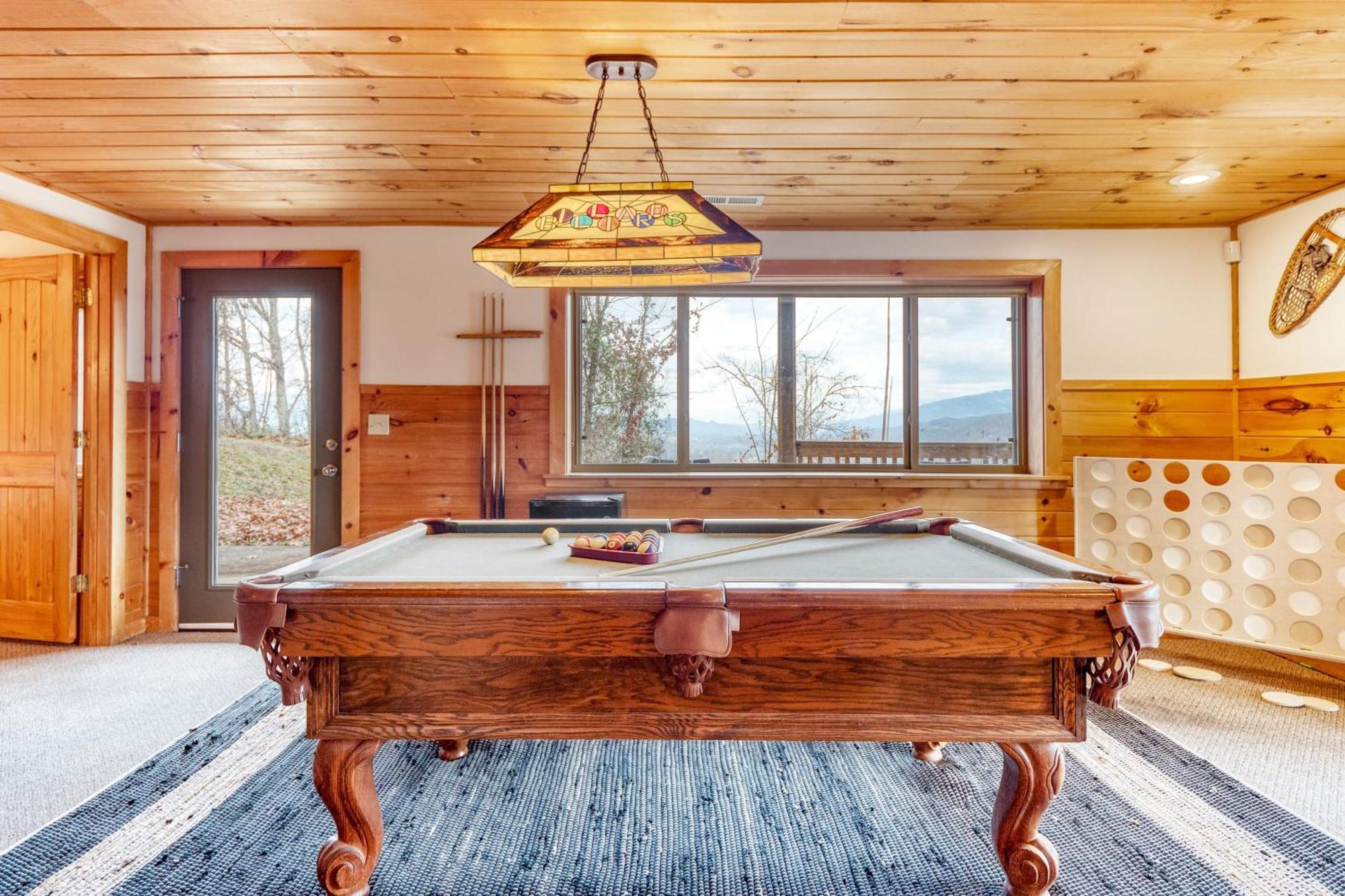 Chestnut By Avantstay Mountain Cabin W Treetop Views Hot Tub Game Room แกตลิงเบิร์ก ภายนอก รูปภาพ