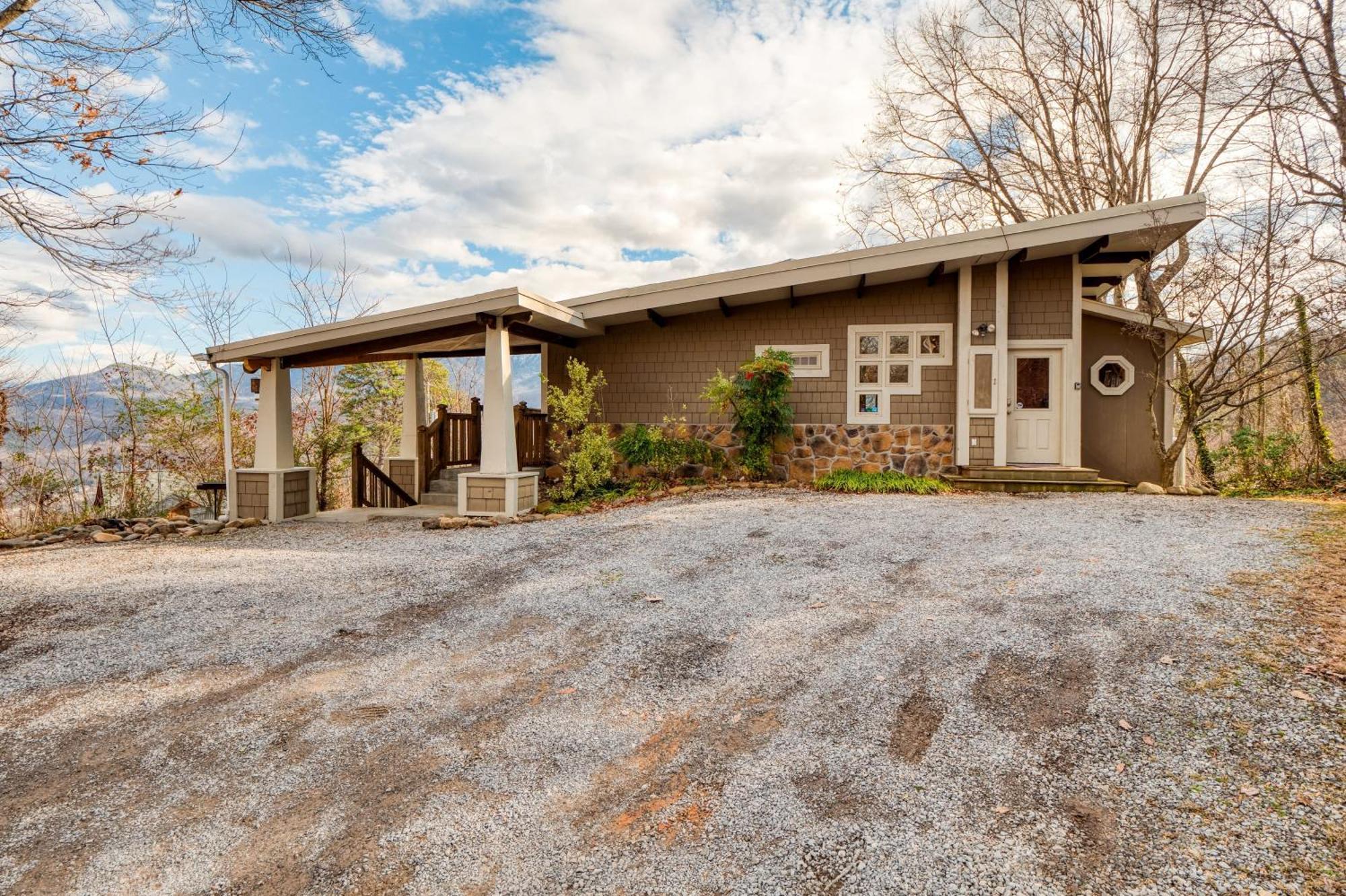 Chestnut By Avantstay Mountain Cabin W Treetop Views Hot Tub Game Room แกตลิงเบิร์ก ภายนอก รูปภาพ