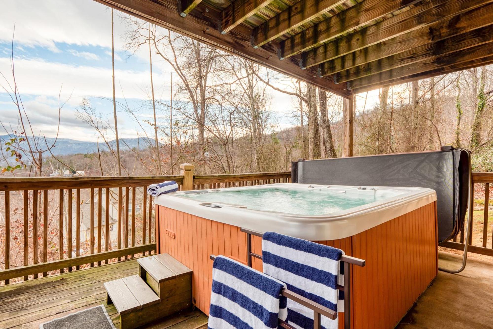 Chestnut By Avantstay Mountain Cabin W Treetop Views Hot Tub Game Room แกตลิงเบิร์ก ภายนอก รูปภาพ