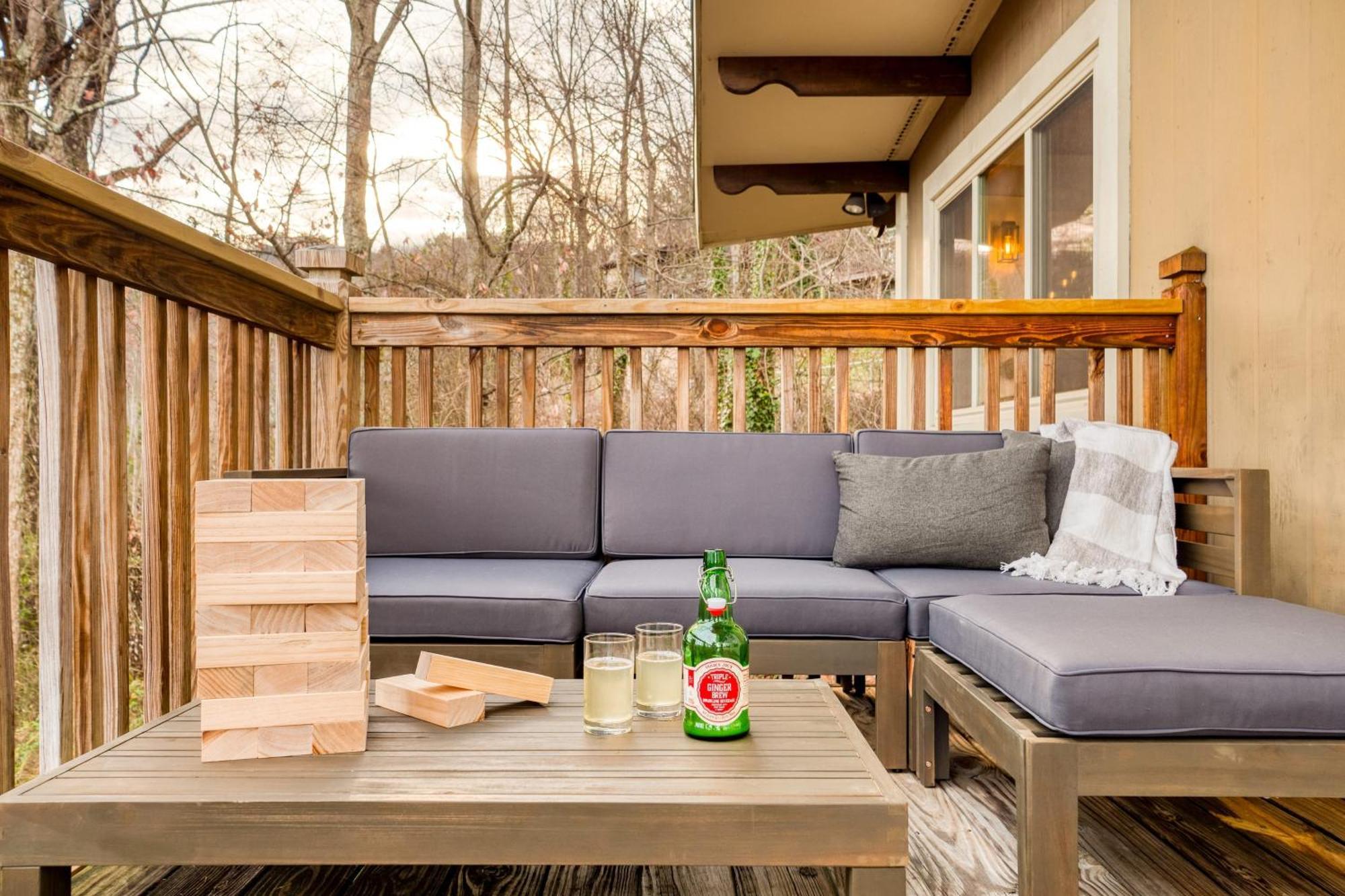 Chestnut By Avantstay Mountain Cabin W Treetop Views Hot Tub Game Room แกตลิงเบิร์ก ภายนอก รูปภาพ